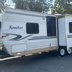 2003 Komfort 23FT Slideout Very Clean 