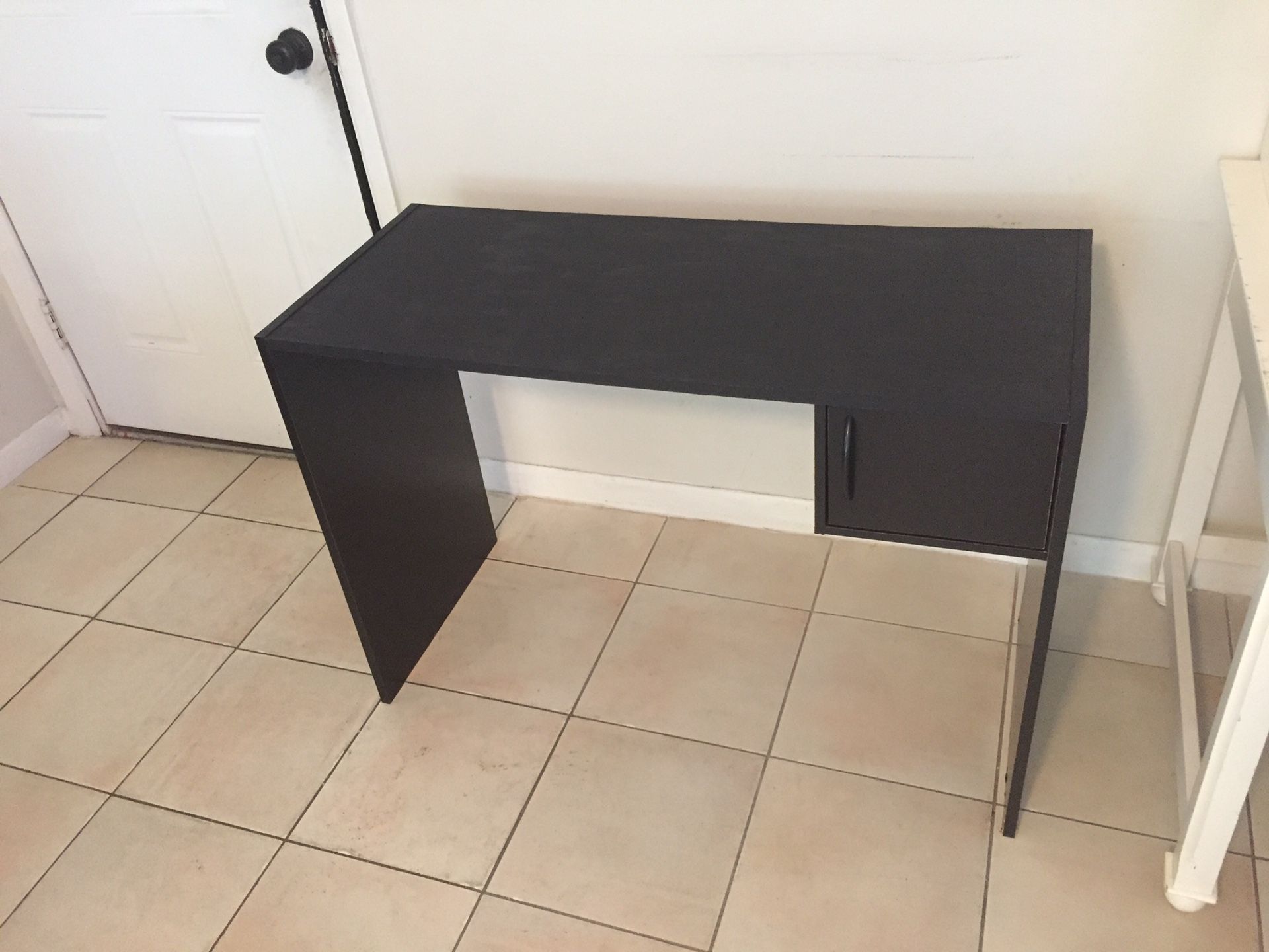 Desk Can be Delivered for Sale in Orlando, FL OfferUp