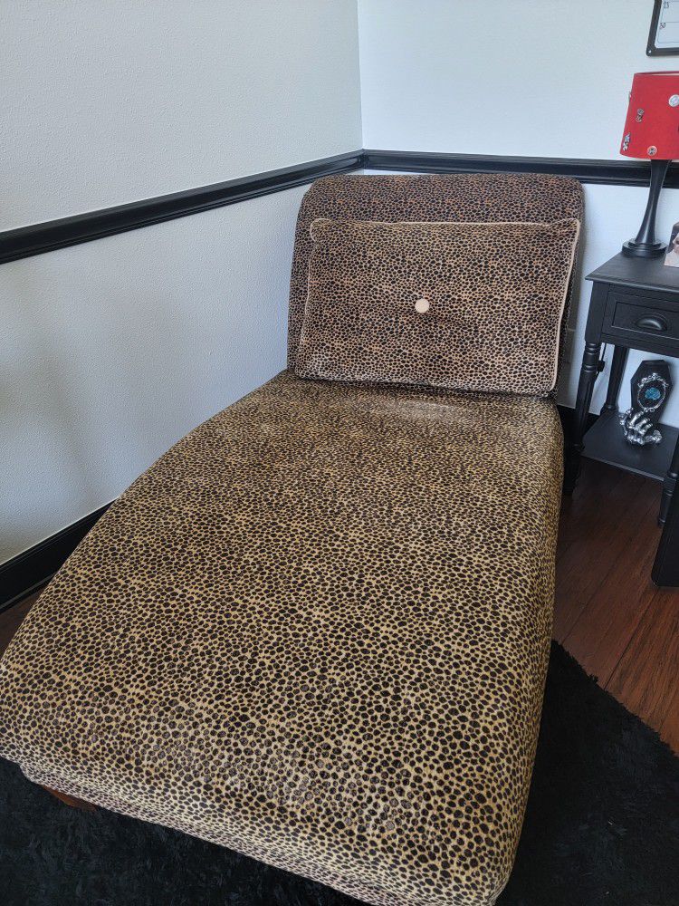 FREE FREE Leopard Chaise  CLEARENCE SALE NEED GONE
