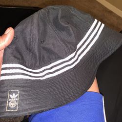 Adidas Bucket Hat 