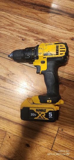 Dewalt Drill Gun And Battery 5ah