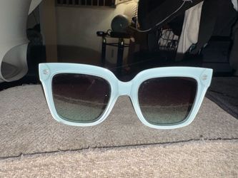 Quay Sunglasses Icy