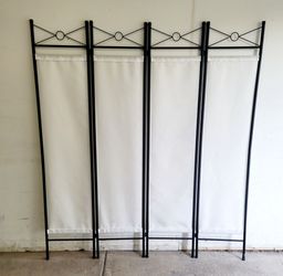 DRESSING ROOM SCREEN