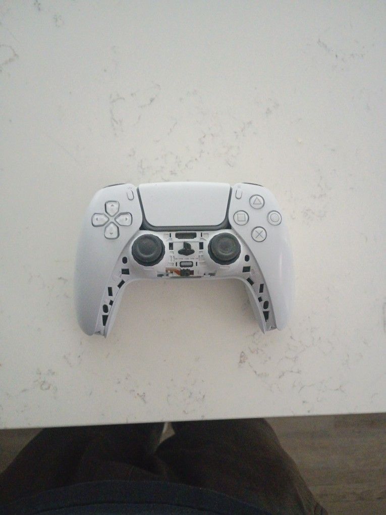 PS5 Controller (Will Throw In Headset For Free)
