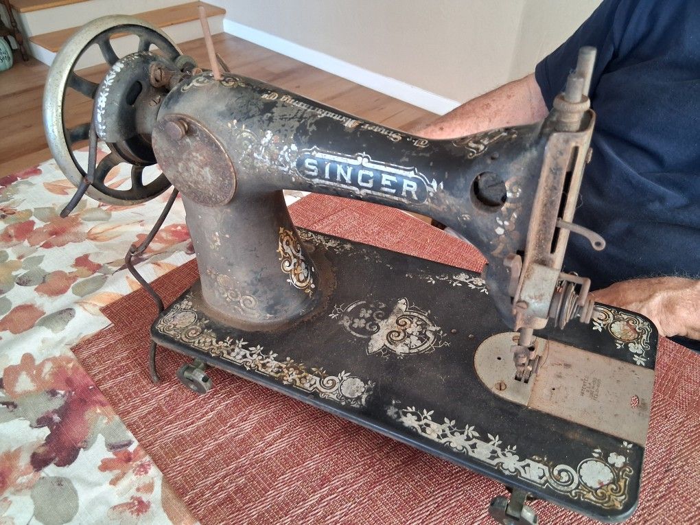 Free Old Singer Sewing Machine