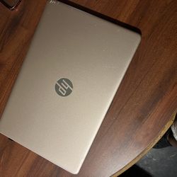 Hp laptop w/ mouse 
