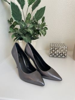 Metallic Grey Heels White House Black Market Size 10M