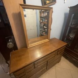  Dresser  With Mirror 