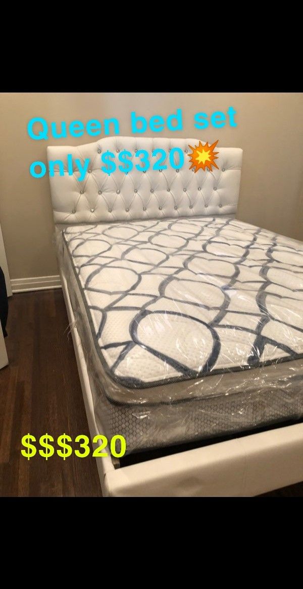 Brand New Queen BedSet Complete