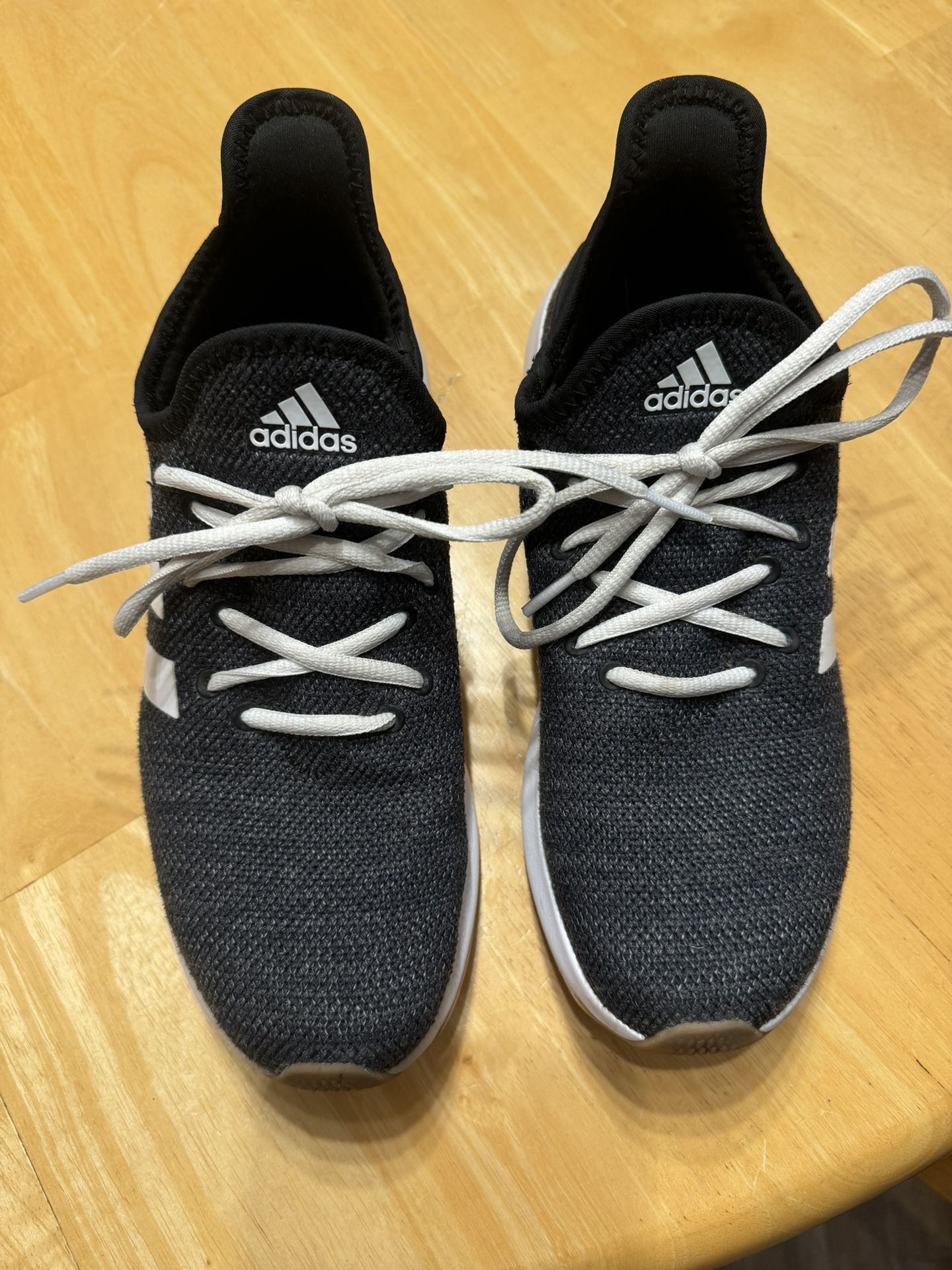 Women’s Adidas Cloudfoam Shoes Sz 9
