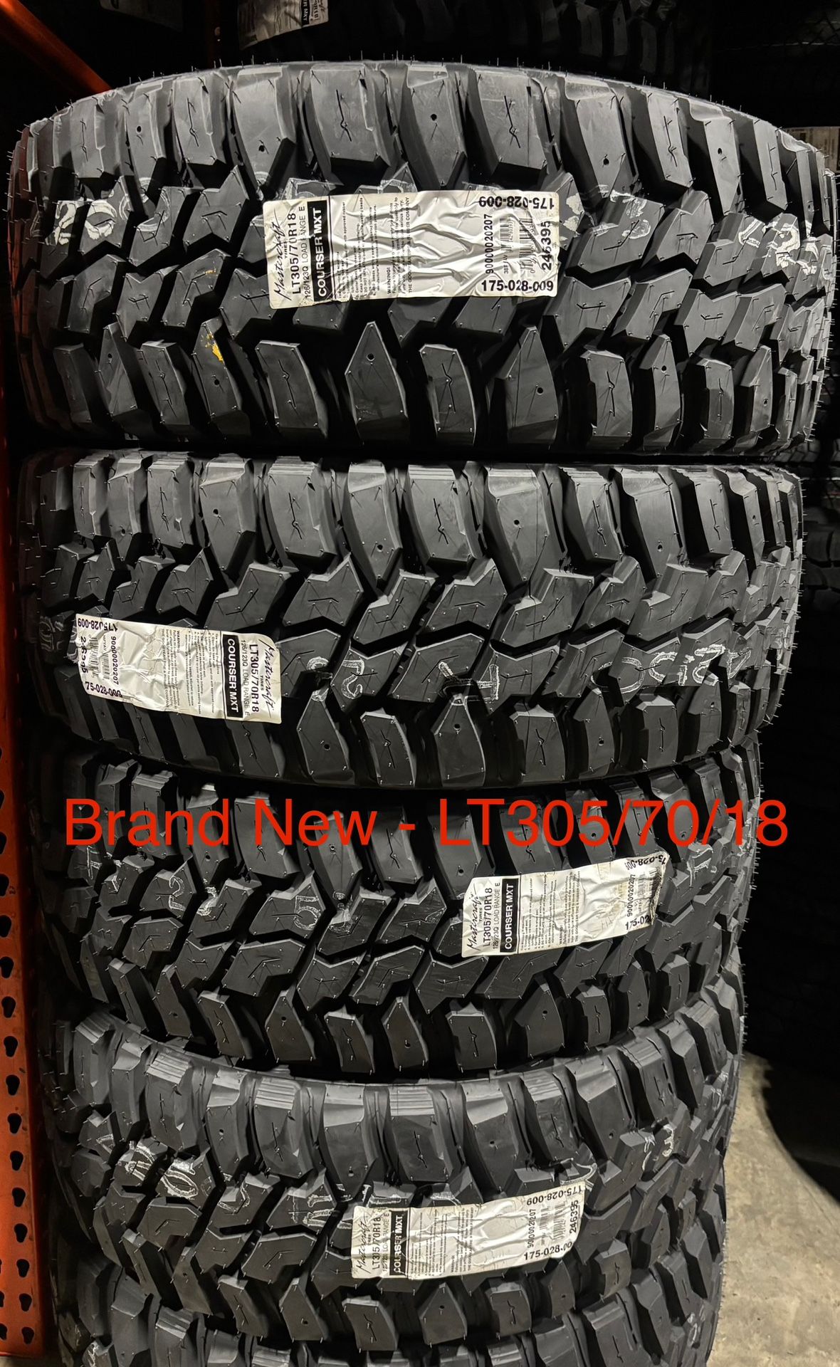 (4) - LT305/70/18 Mastercraft Courser MXT Tires