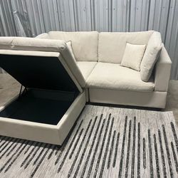 3 Piece Cloud Sectional Couch With Storage ottoman In Brand New Condition 