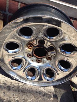 4 Chevy 6 lug chrome wheels 17"