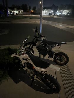 Four stroke 125cc pit bike