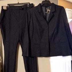 Women’s Blazer (20W) or 2 Pants (22W)/(20W)Matching: $15 EACH Item