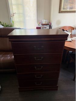 5-Drawer Dark Reddish Brown Chest