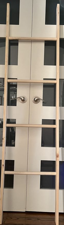 Blanket Ladder With Round Rungs