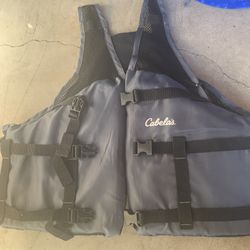 Cabelas Vest
