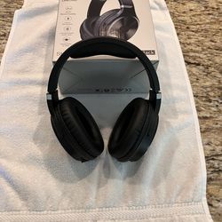 One Odio Stereo Headphones