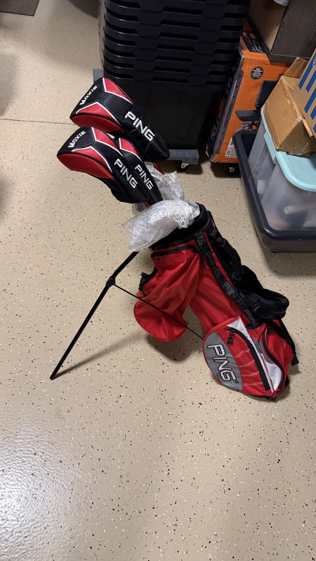 Brand New Ping Moxie Junior Golf Set