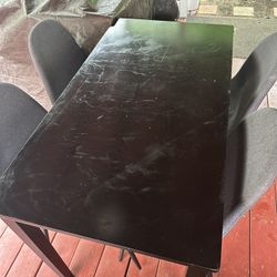 Small Table and 4 Chairs (45Lx24Wx30H)