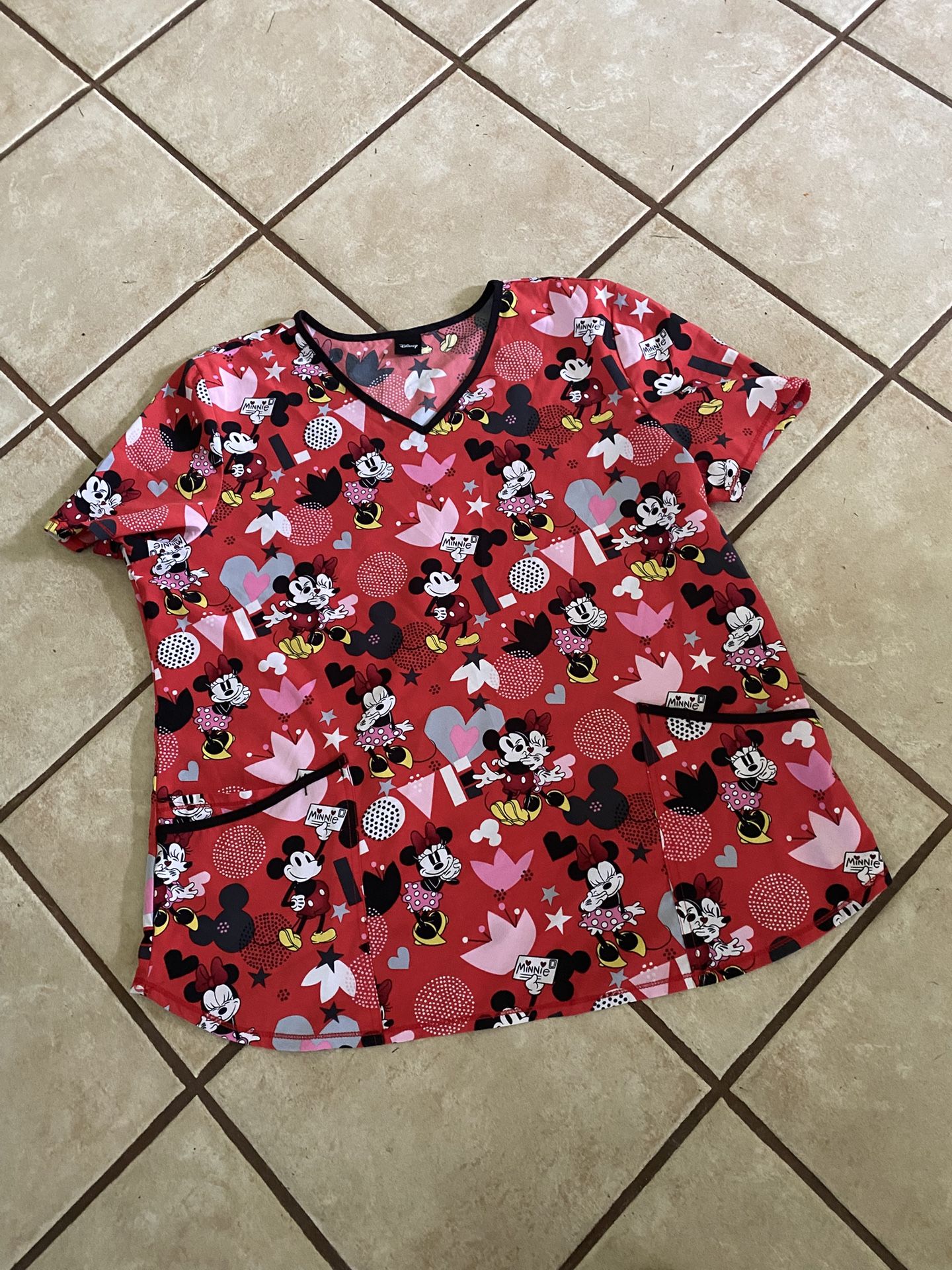 Woman’s Scrub Top Tunic Style Minnie Mouse XL Like New