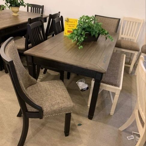 6-Piece (Table+4 Side Chairs+Bench)Tyler Creek Black-Gray Dining Room Set