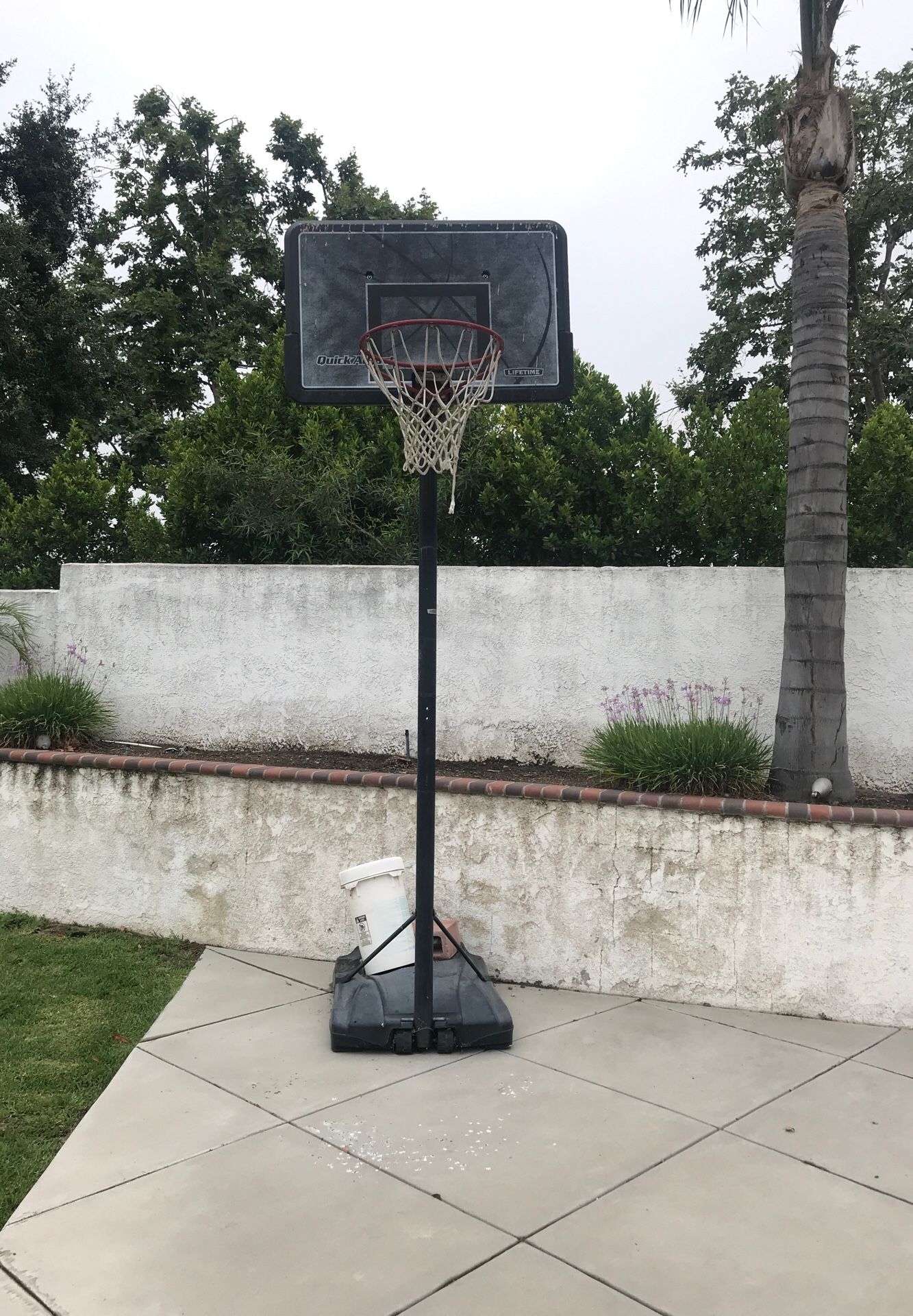 Basketball hoop adjustable