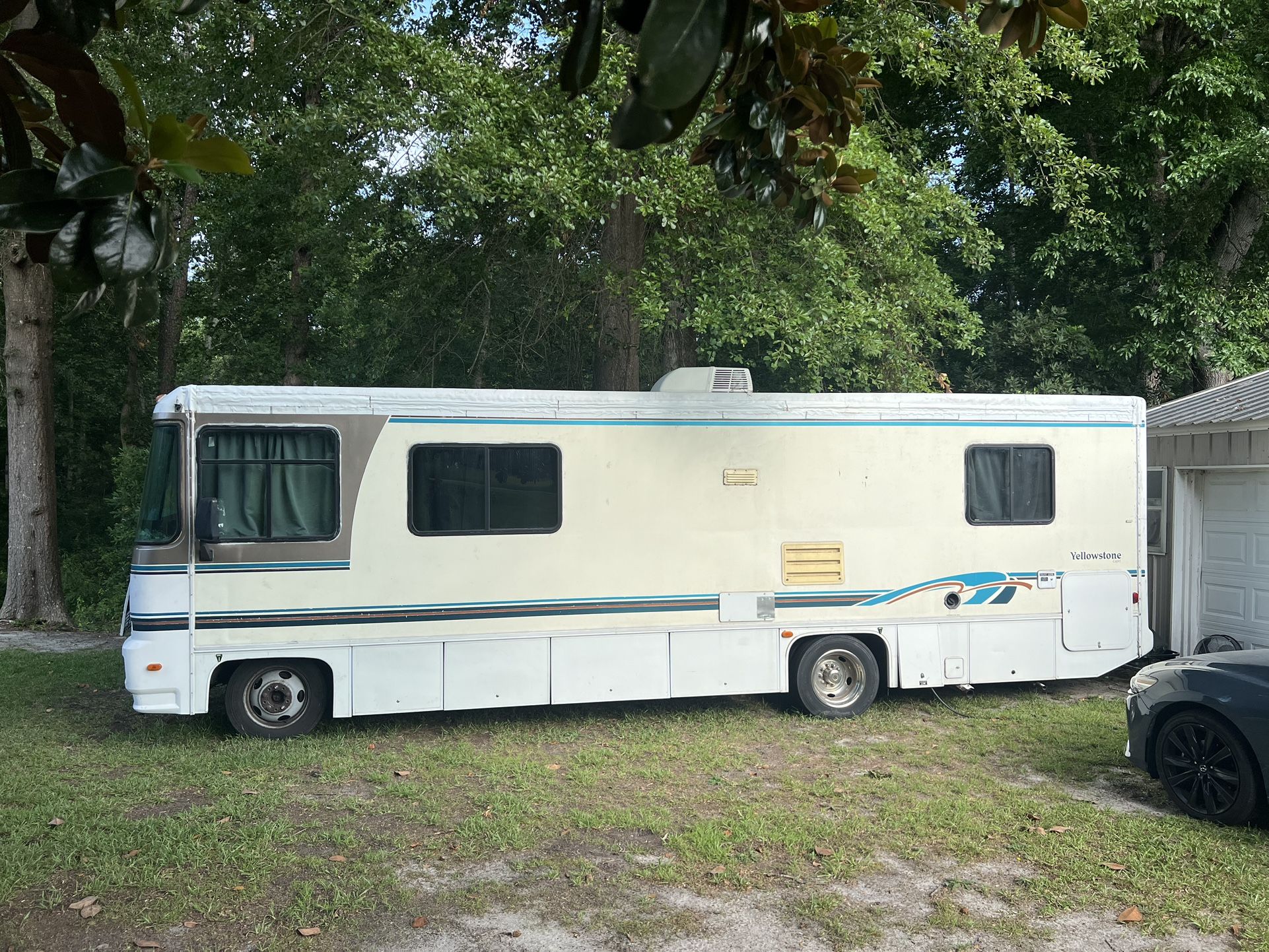 1997 Yellowstone chev P30