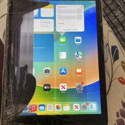 iPad 5th Gen 126gb Cracked Screen 