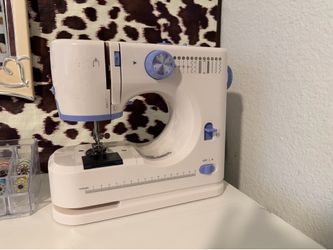Stoigeld sewing machine