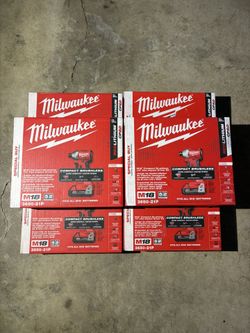 Milwaukee M18 18-Volt Lithium-Ion Compact Impact Driver Kit