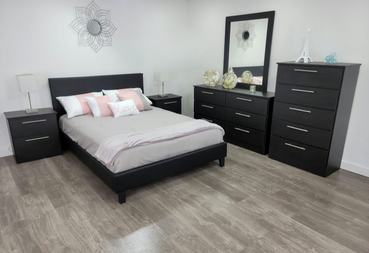 Bedroom Set . Perfect For Your Home ! - Juego De Cuarto ¡ Perfecto Para Su Hogar !