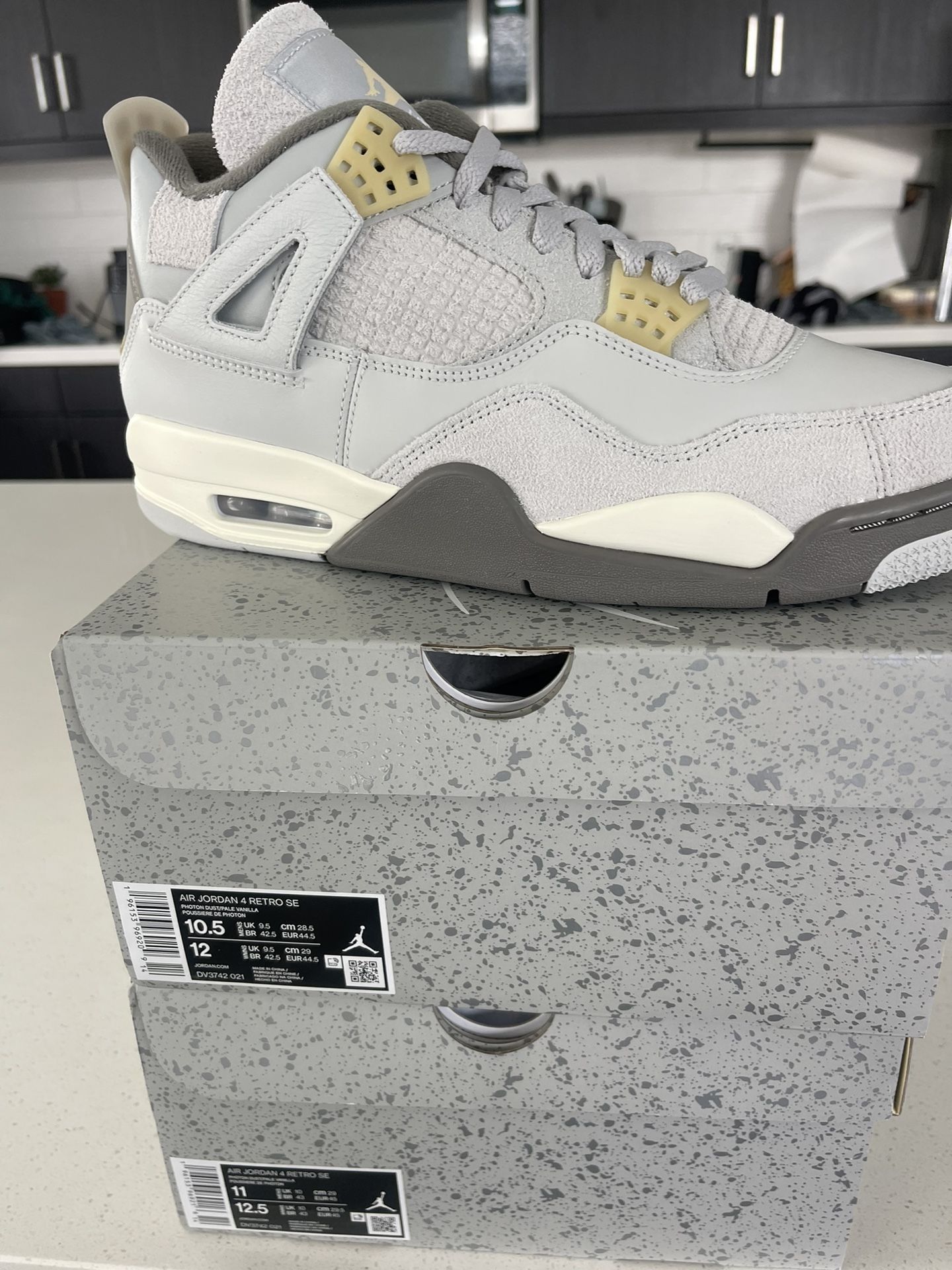 Jordan 4 Craft Photon Dust