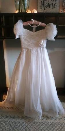 Girls White Flower Girl Dress size 8/10 -