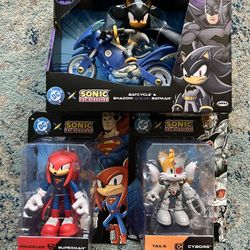 Sonic X DC 5” Figure Set Tails Knuckles Shadow Batcycle