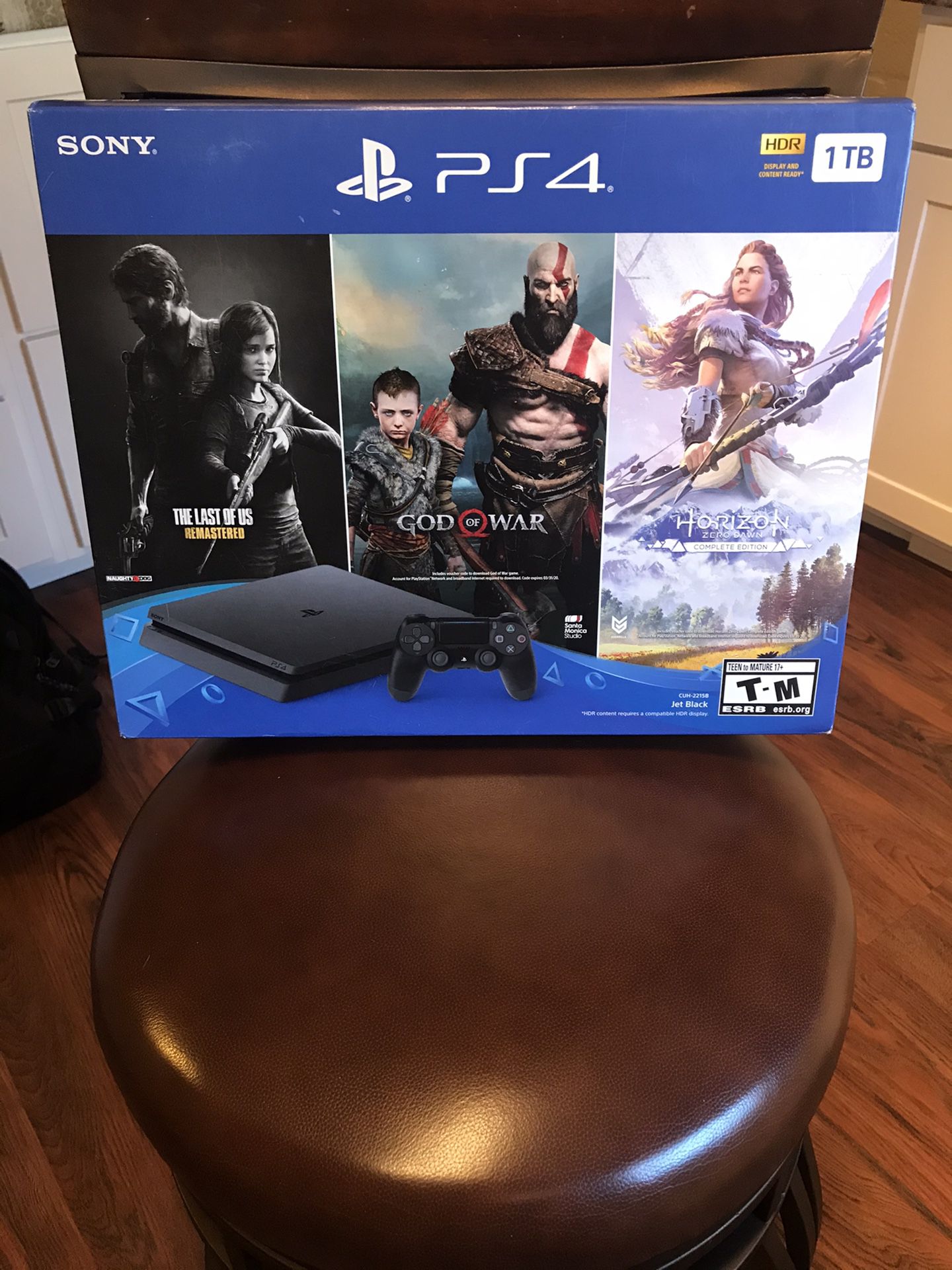PS4 system brand new with 3 games , 1Tb, copy of recipt