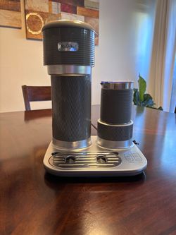 Single cup coffee maker