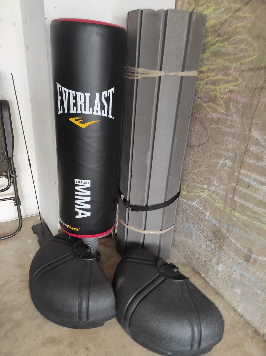 Martial Arts and Wrestling Mat with Bag