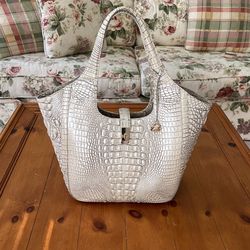 Beautiful Brahmin Handbag —Great For Summer! Offers Welcome!