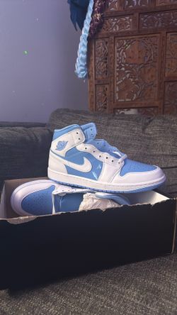 Air Jordan 1 Mid SE