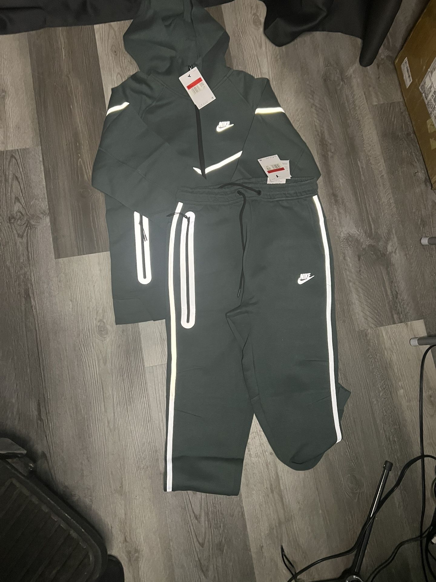 Nike Tech Set