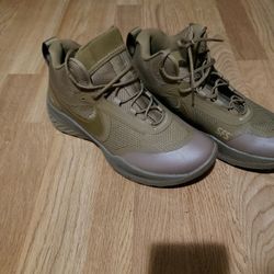 Nike React SFS Size 10