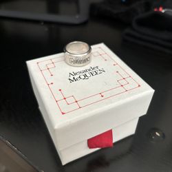 Alexander McQueen Ring 