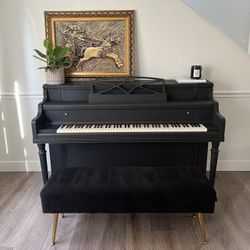 Piano With bench