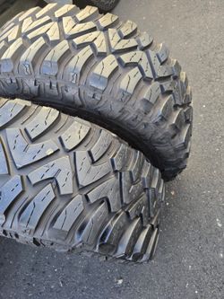 2 Used Tires Lt285 70r17 Kumho Roadventure MT,LIKE 90% Tread on, LR E , 10 PLY ,DOT 2023 $220.00