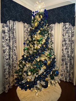 7.5 Ft Flocked Pre lit Christmas Tree