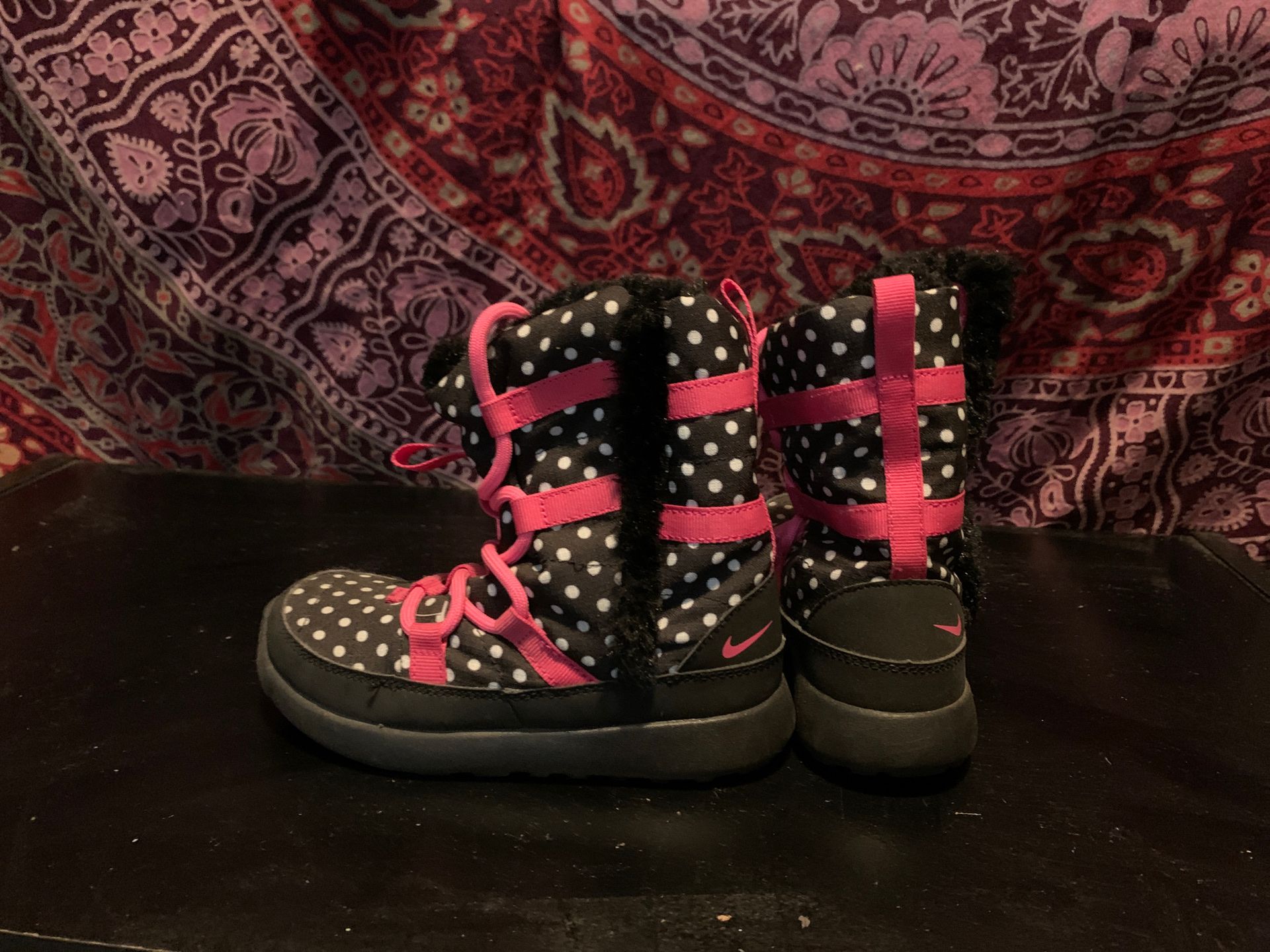 Nike girls snow boots