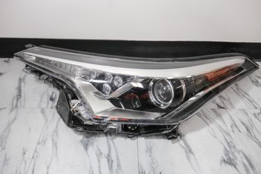 Toyota Ch-r headlight