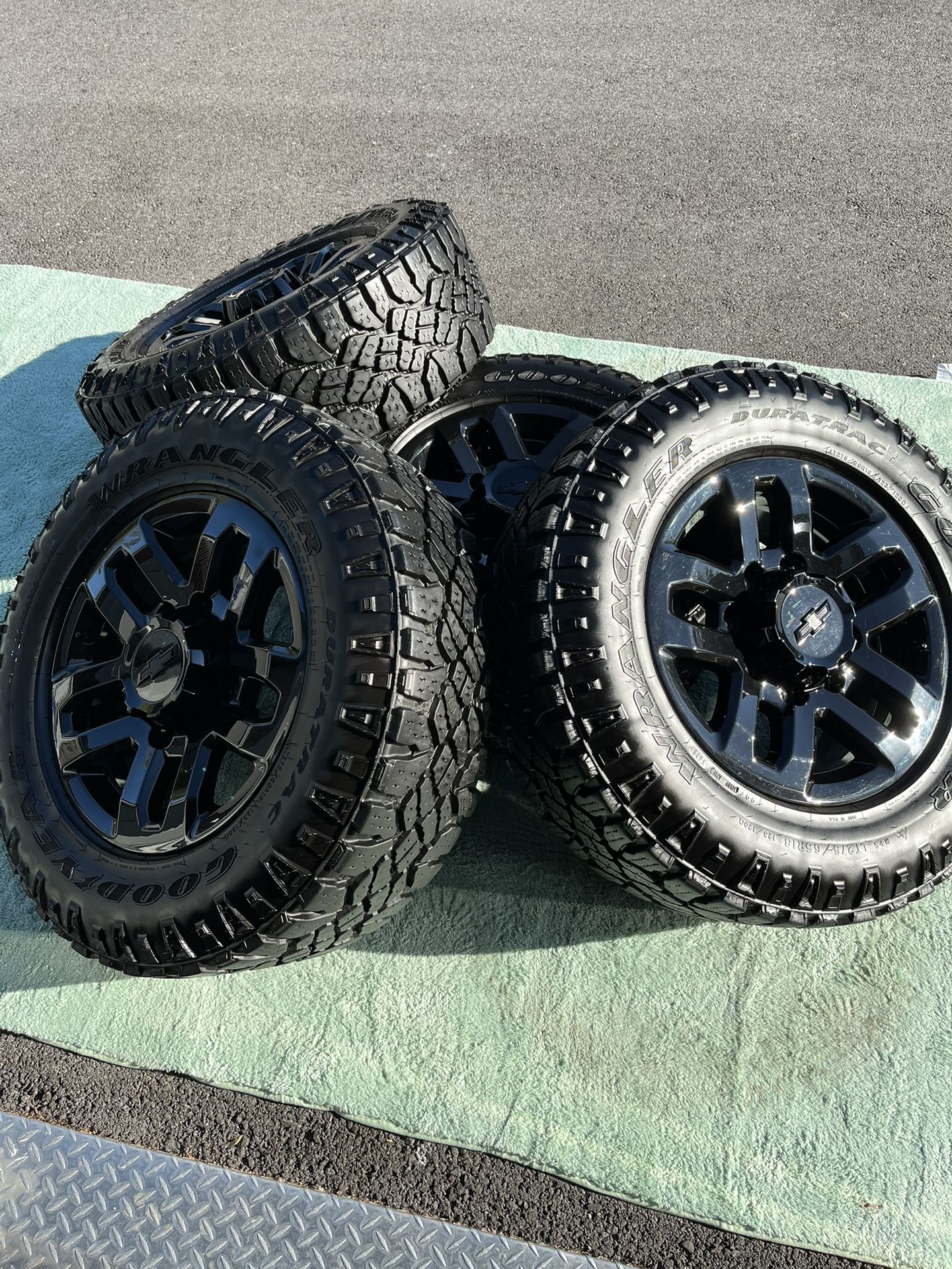 18” Chevrolet Silverado 2(contact info removed) AT4 Black OEM WHEELS TIRES Like New